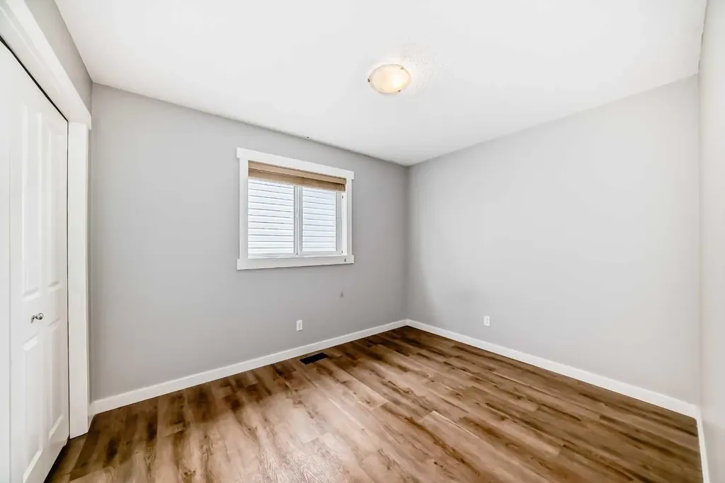 32 Copperleaf Way SE Calgary AB T2Z 0H8