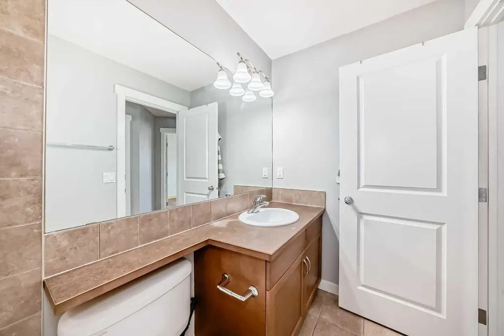 32 Copperleaf Way SE Calgary AB T2Z 0H8