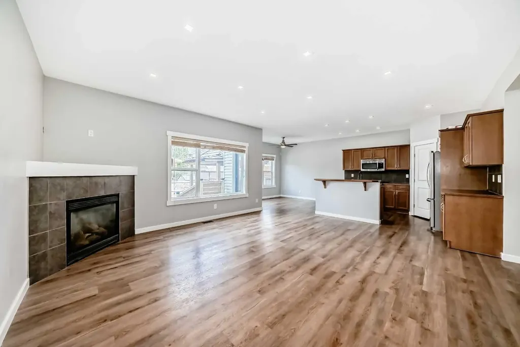32 Copperleaf Way SE Calgary AB T2Z 0H8