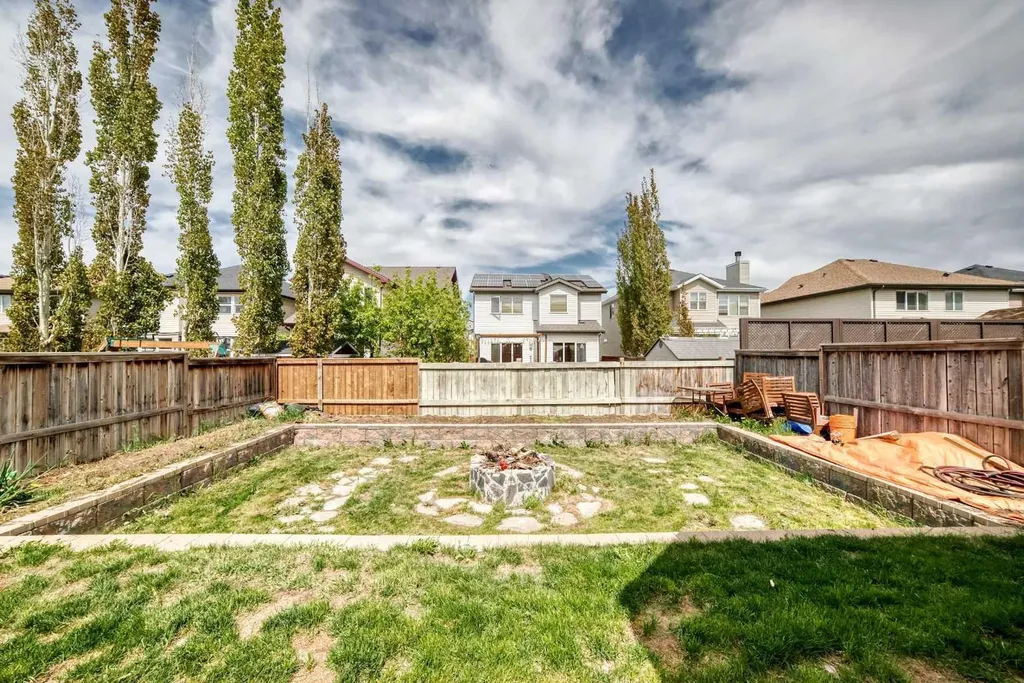 32 Copperleaf Way SE Calgary AB T2Z 0H8