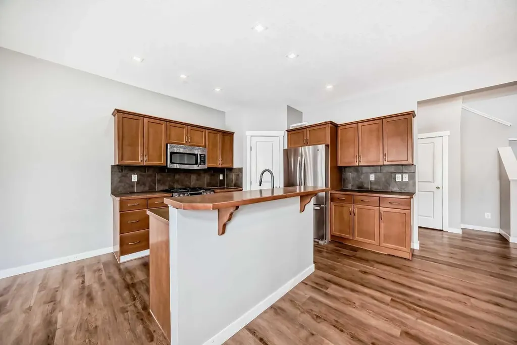 32 Copperleaf Way SE Calgary AB T2Z 0H8