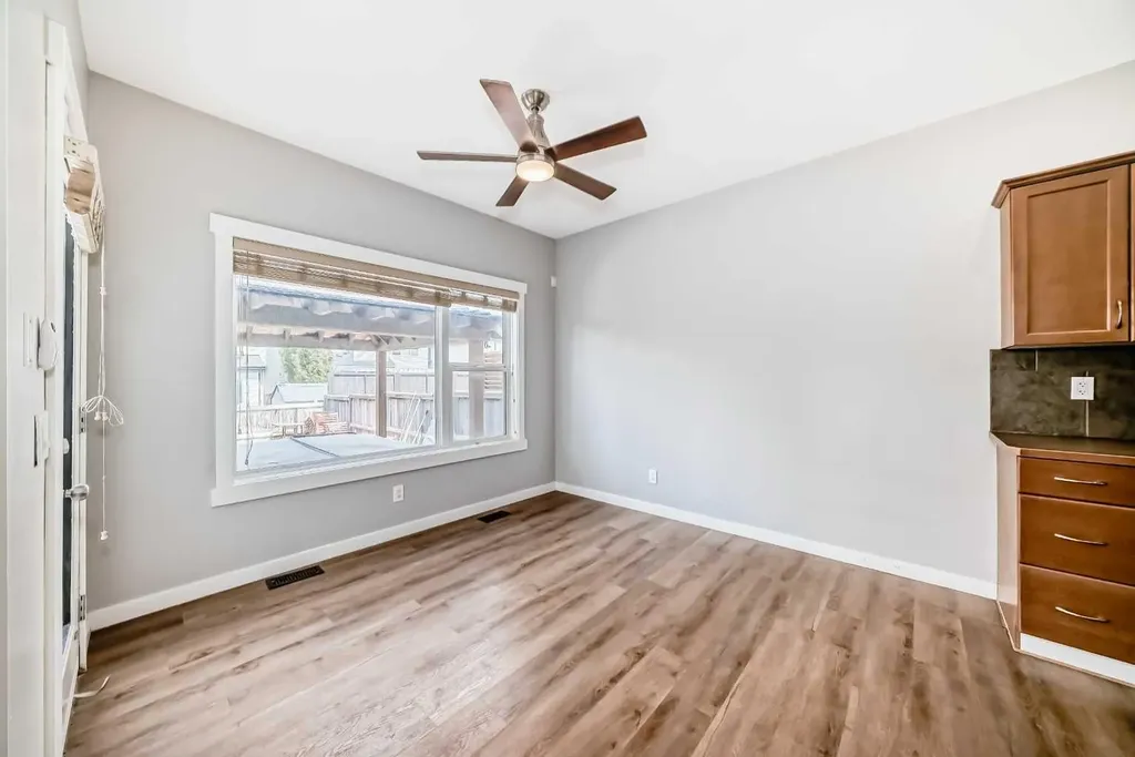 32 Copperleaf Way SE Calgary AB T2Z 0H8