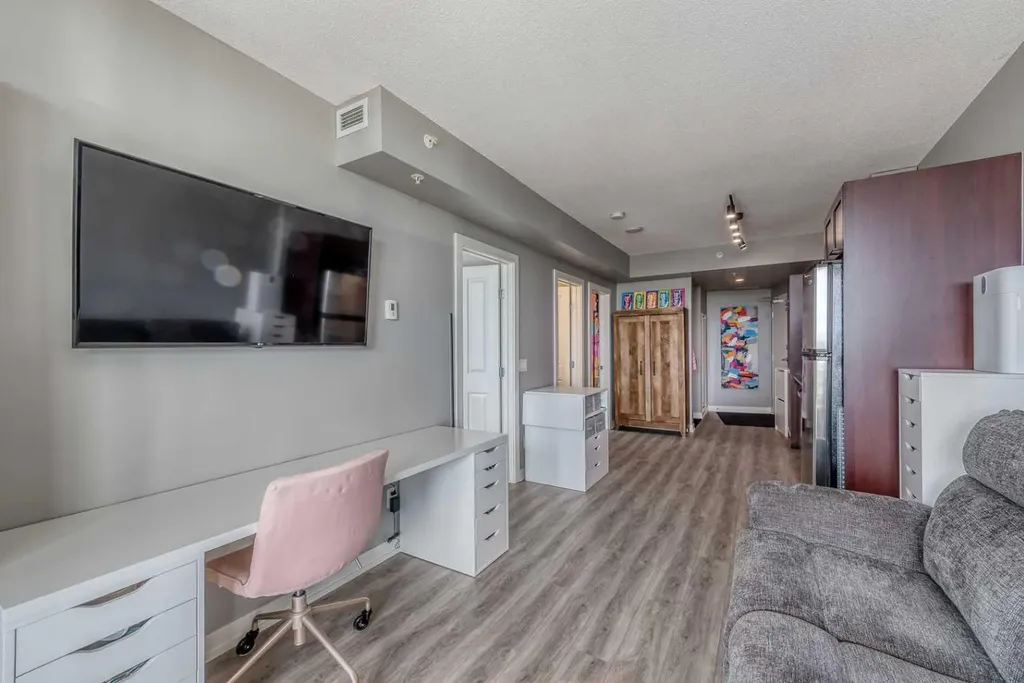 3820 Brentwood Road NW Calgary AB T2L 2L5