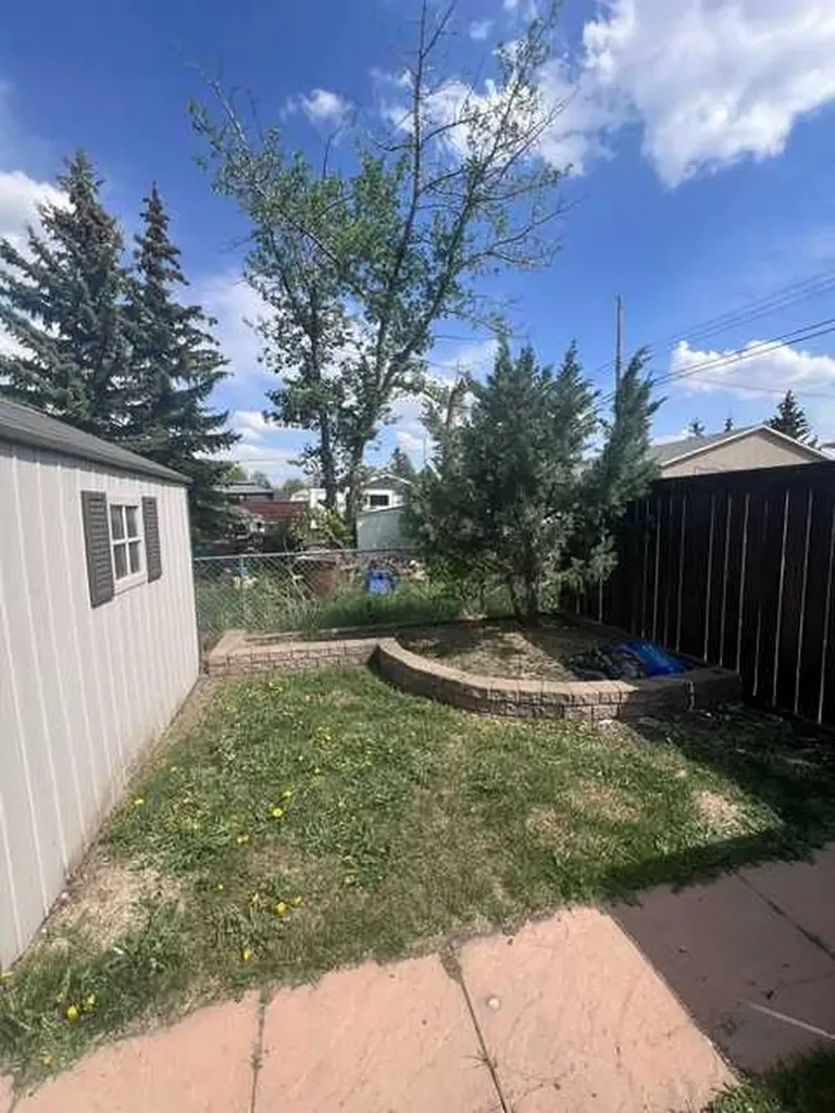 4813 49 Street W Olds AB T4H 1E3