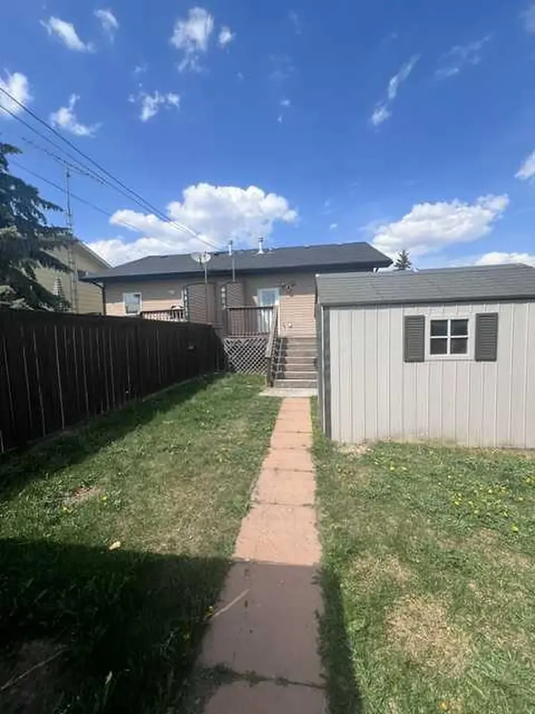 4813 49 Street W Olds AB T4H 1E3