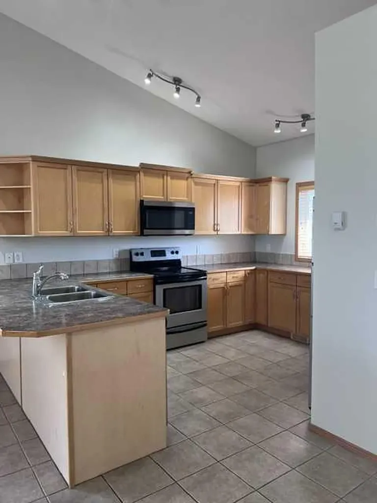 4813 49 Street W Olds AB T4H 1E3