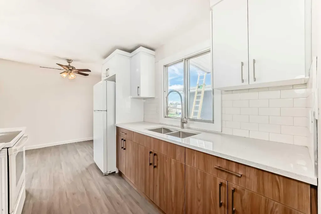 2918 Doverville Crescent SE Calgary AB T2B 1T9