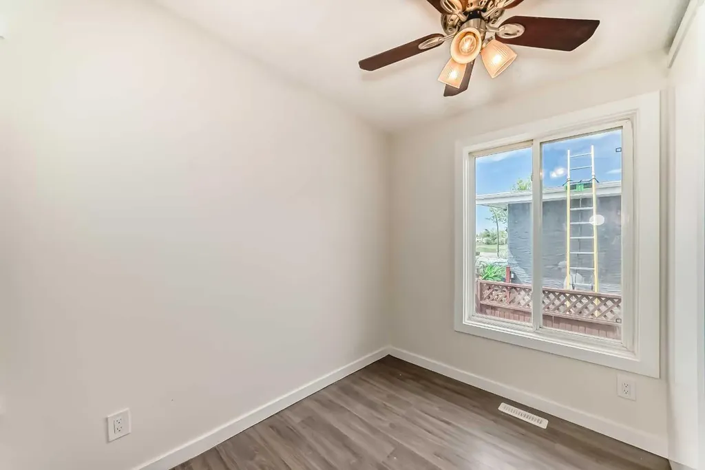 2918 Doverville Crescent SE Calgary AB T2B 1T9
