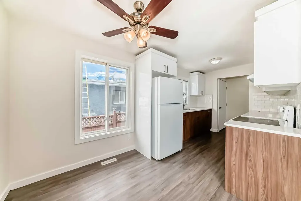 2918 Doverville Crescent SE Calgary AB T2B 1T9