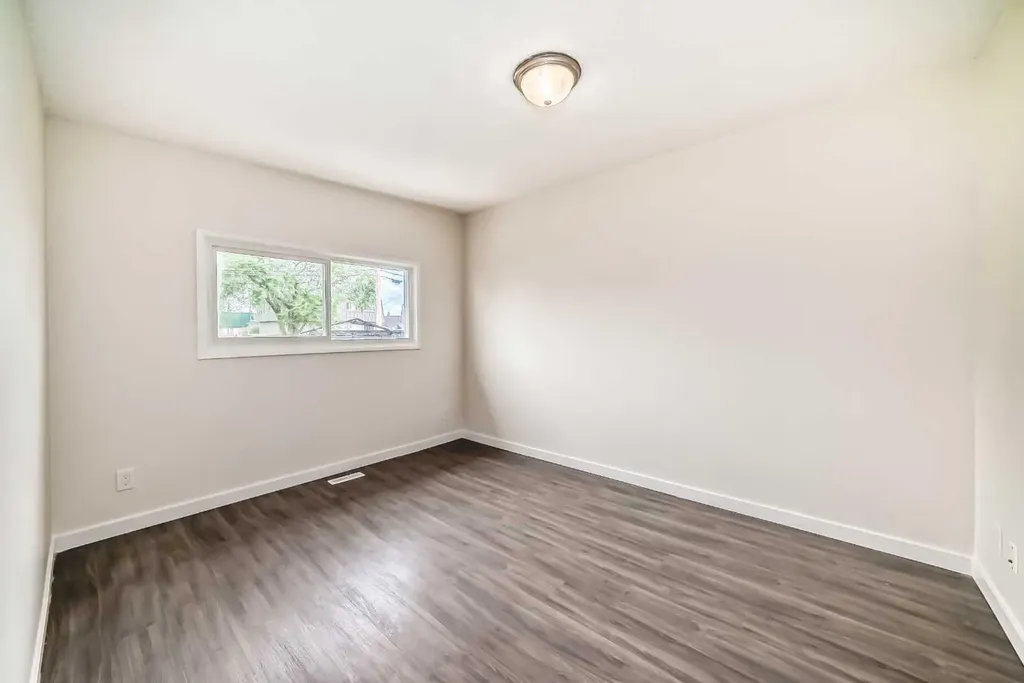 2918 Doverville Crescent SE Calgary AB T2B 1T9