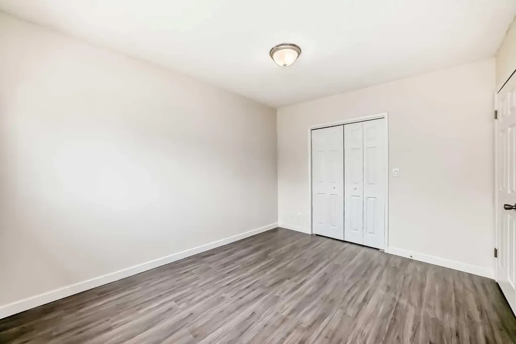 2918 Doverville Crescent SE Calgary AB T2B 1T9