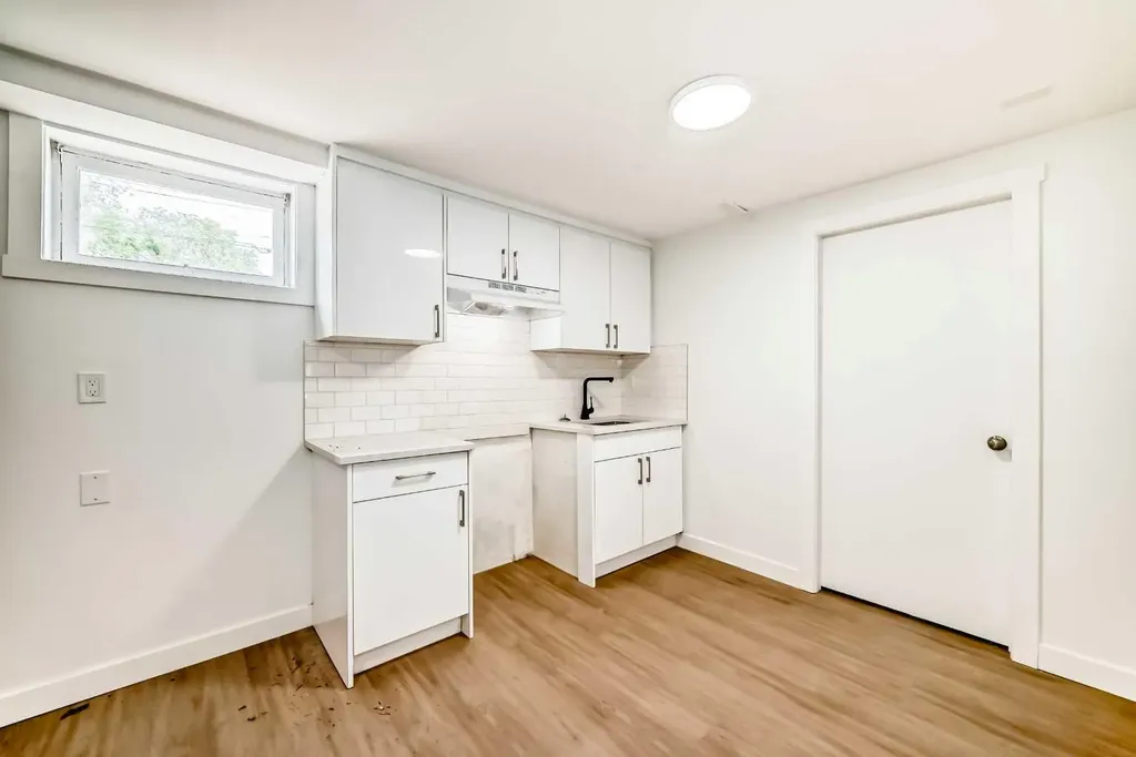 2918 Doverville Crescent SE Calgary AB T2B 1T9