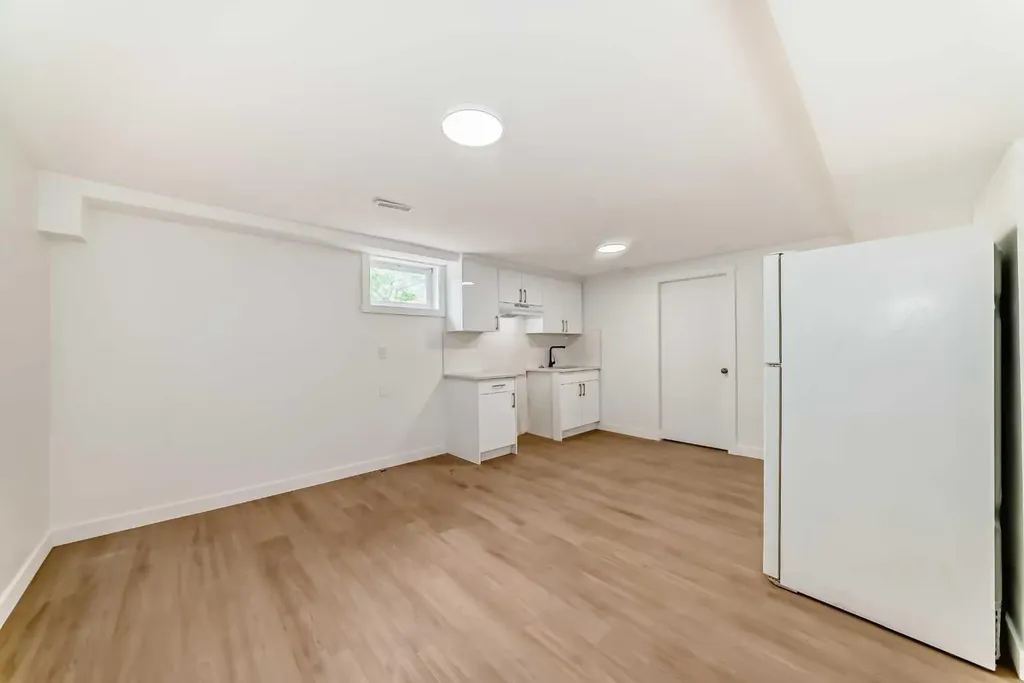 2918 Doverville Crescent SE Calgary AB T2B 1T9