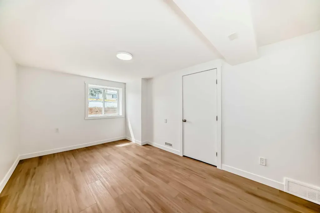 2918 Doverville Crescent SE Calgary AB T2B 1T9