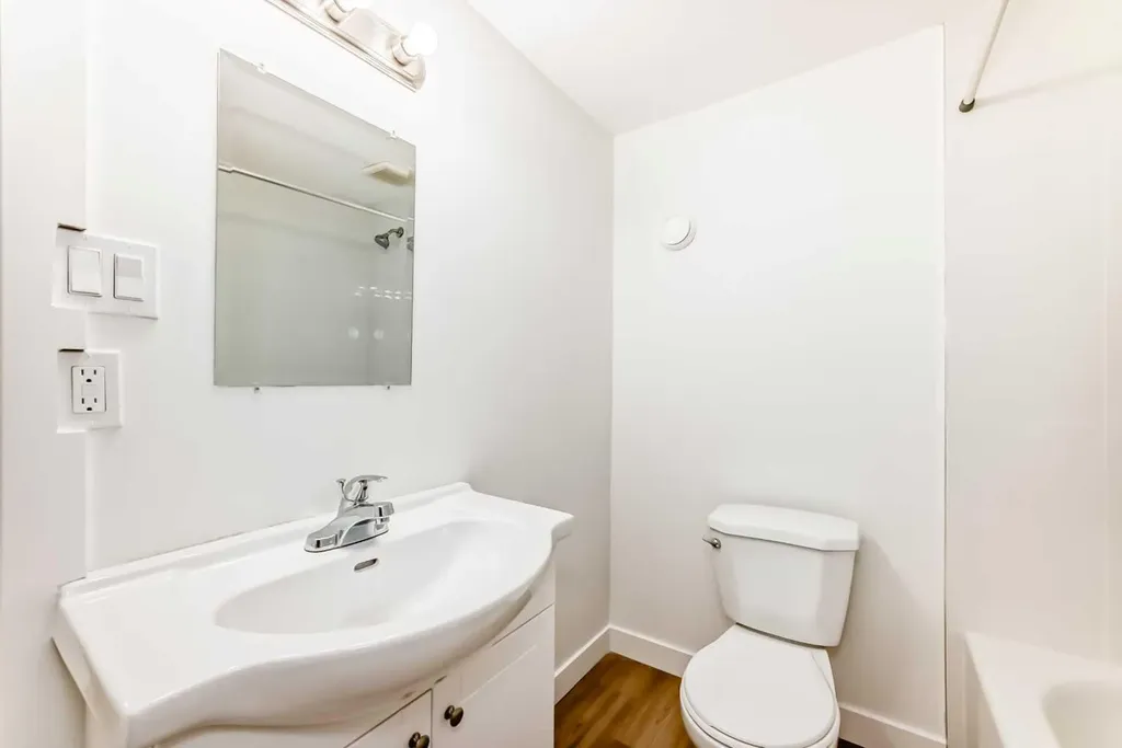 2918 Doverville Crescent SE Calgary AB T2B 1T9