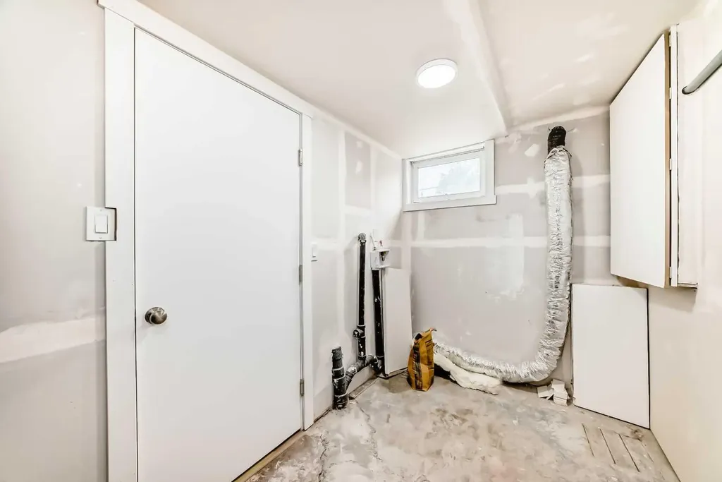 2918 Doverville Crescent SE Calgary AB T2B 1T9