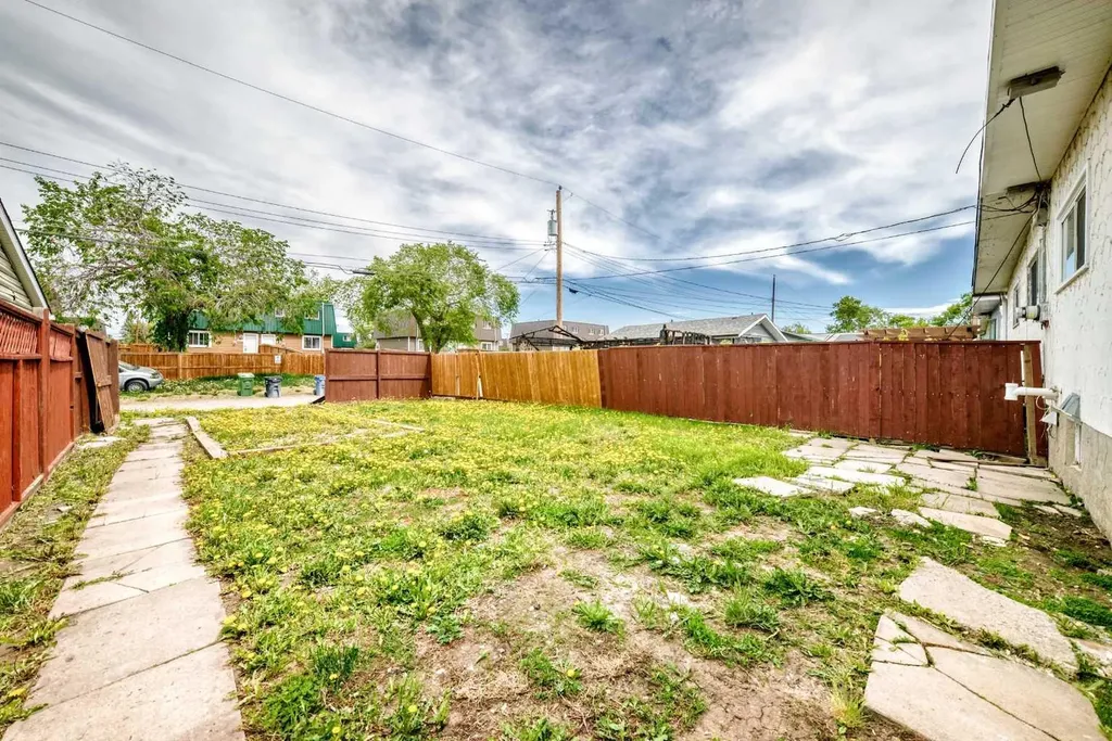 2918 Doverville Crescent SE Calgary AB T2B 1T9