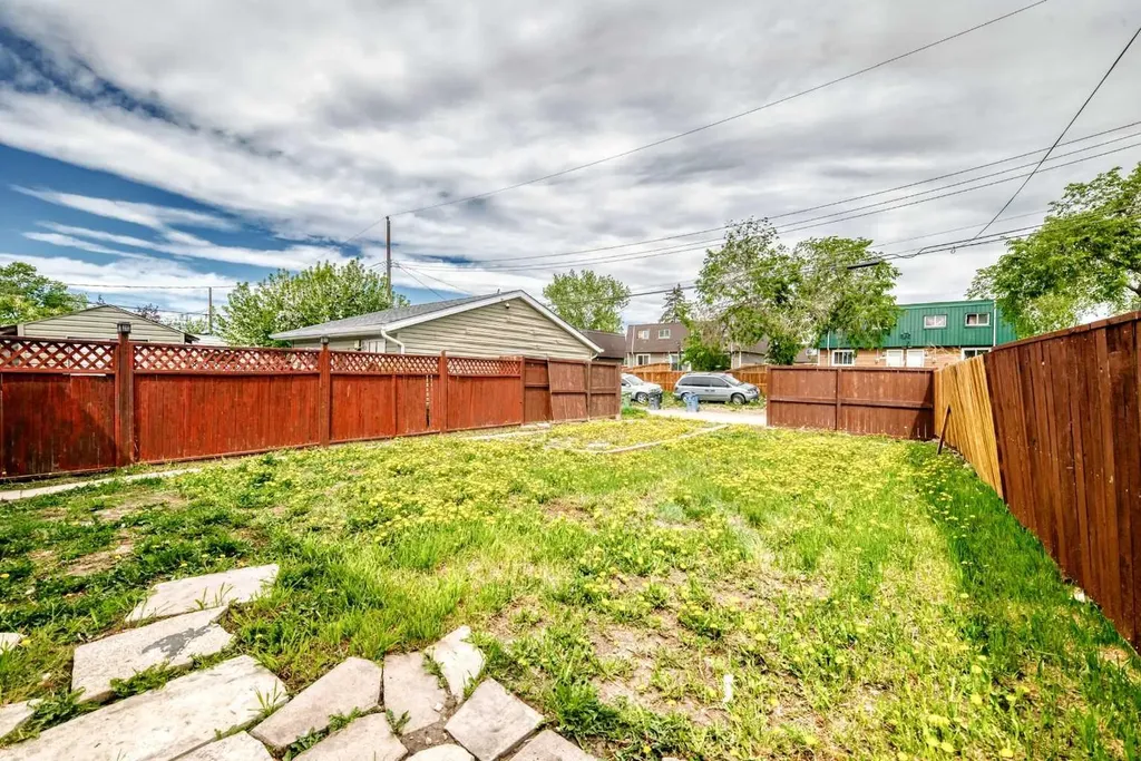 2918 Doverville Crescent SE Calgary AB T2B 1T9