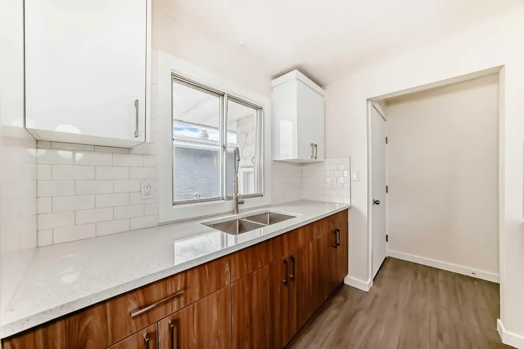 2918 Doverville Crescent SE Calgary AB T2B 1T9