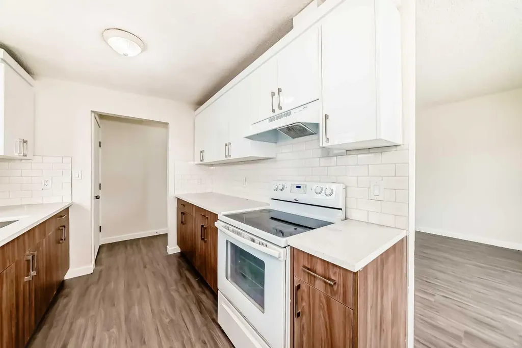 2918 Doverville Crescent SE Calgary AB T2B 1T9