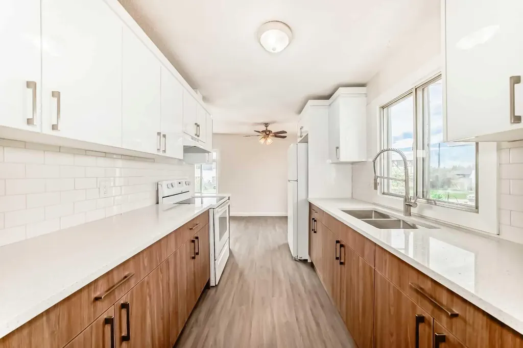 2918 Doverville Crescent SE Calgary AB T2B 1T9