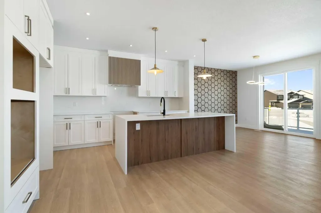 65 Lakes Estates Circle Strathmore AB T1P0B6