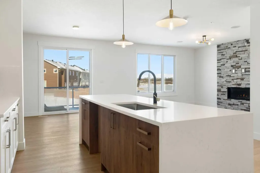 65 Lakes Estates Circle Strathmore AB T1P0B6