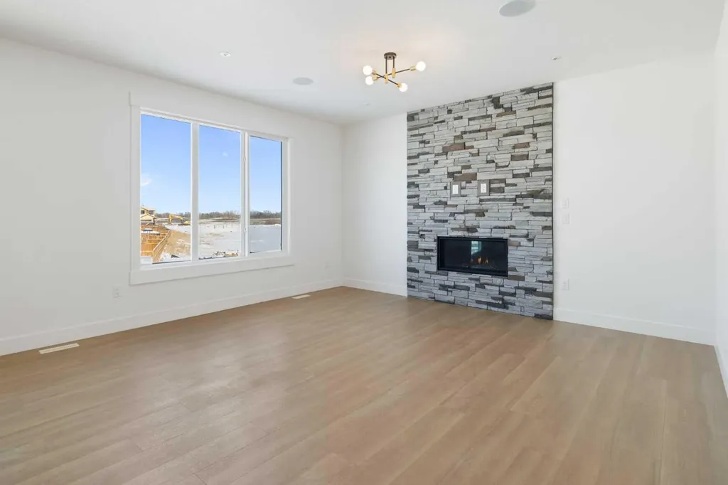 65 Lakes Estates Circle Strathmore AB T1P0B6