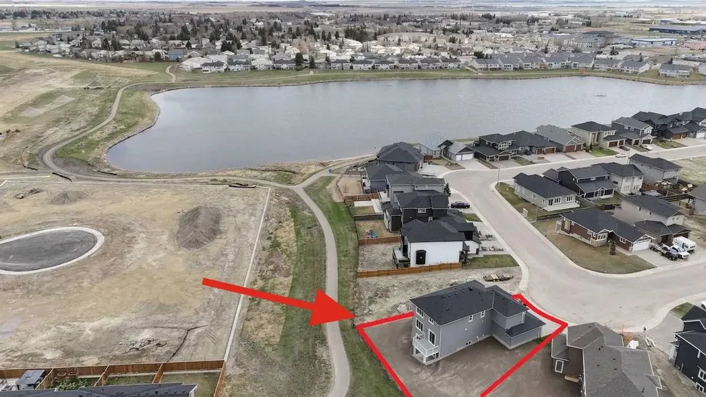 65 Lakes Estates Circle Strathmore AB T1P0B6