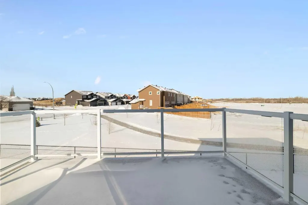 65 Lakes Estates Circle Strathmore AB T1P0B6