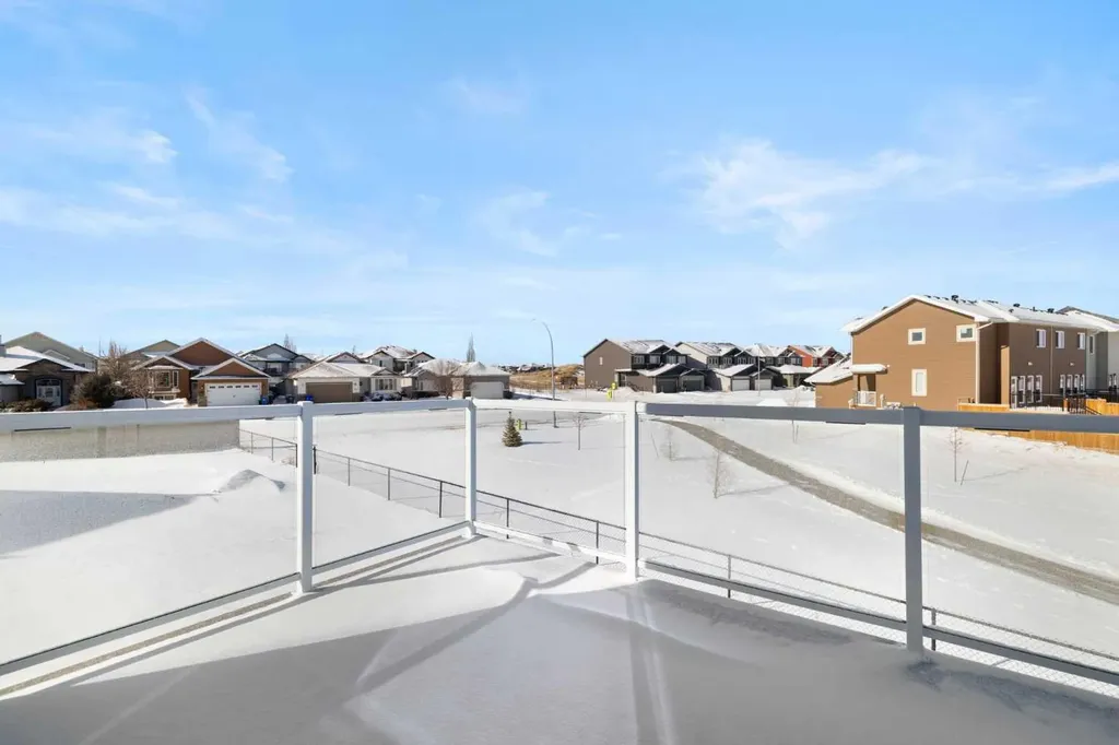 65 Lakes Estates Circle Strathmore AB T1P0B6