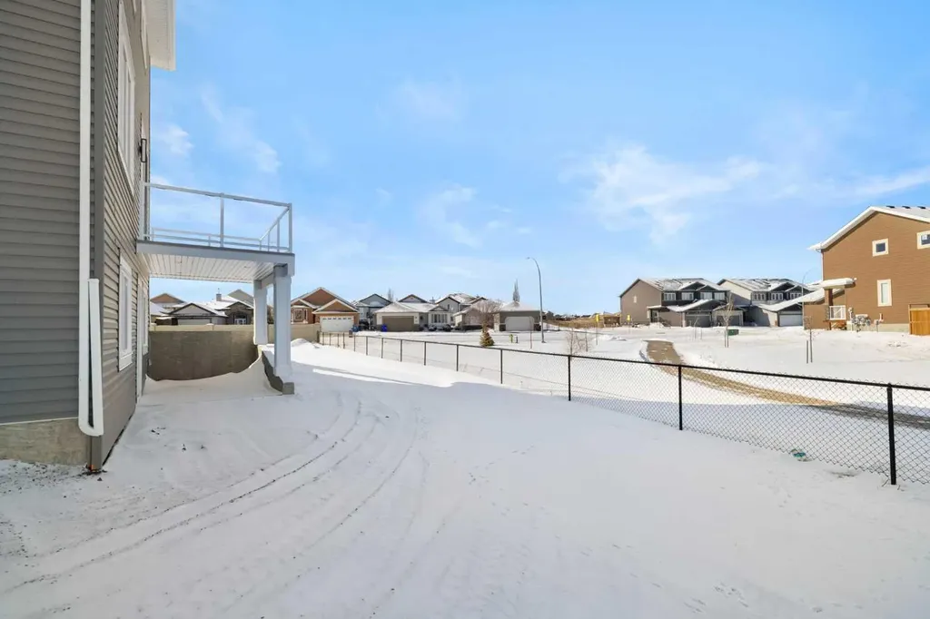 65 Lakes Estates Circle Strathmore AB T1P0B6