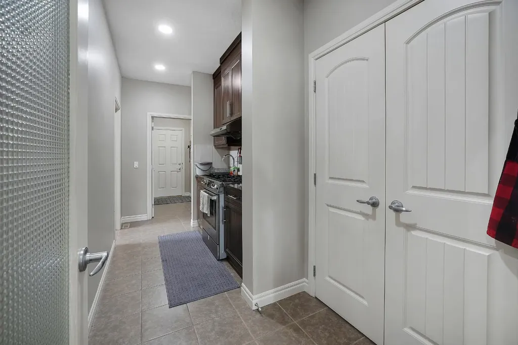 25 Redstone Path NE Calgary AB T3N 0K2