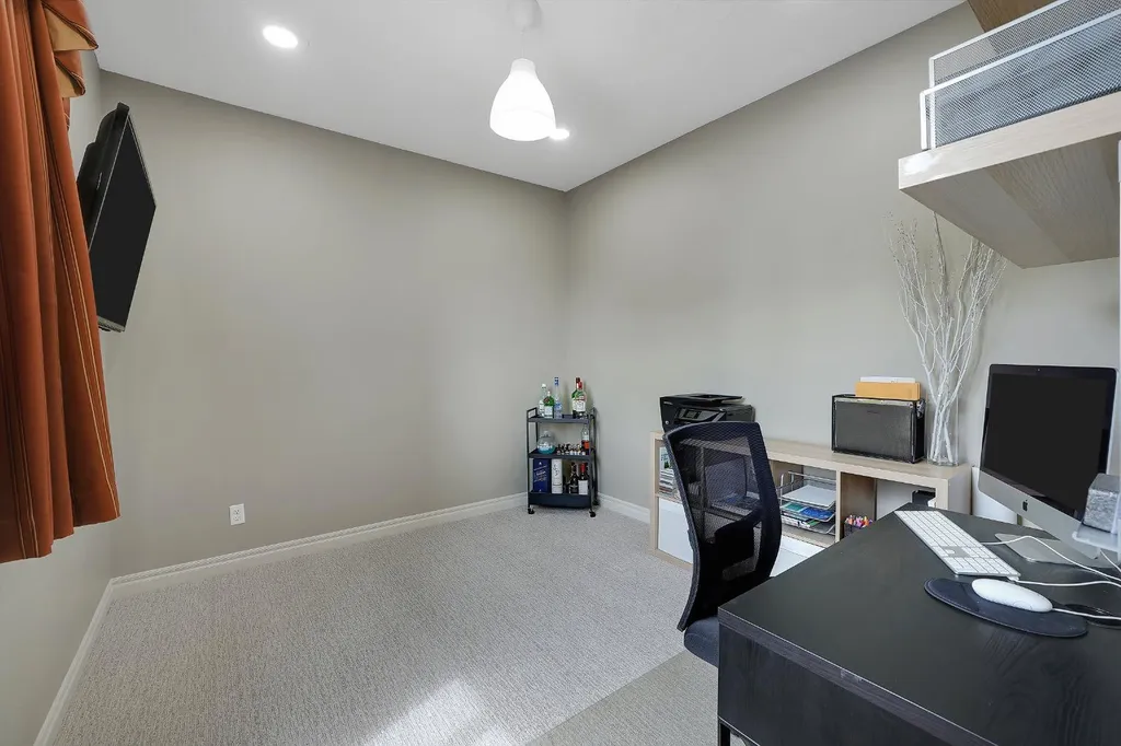 25 Redstone Path NE Calgary AB T3N 0K2