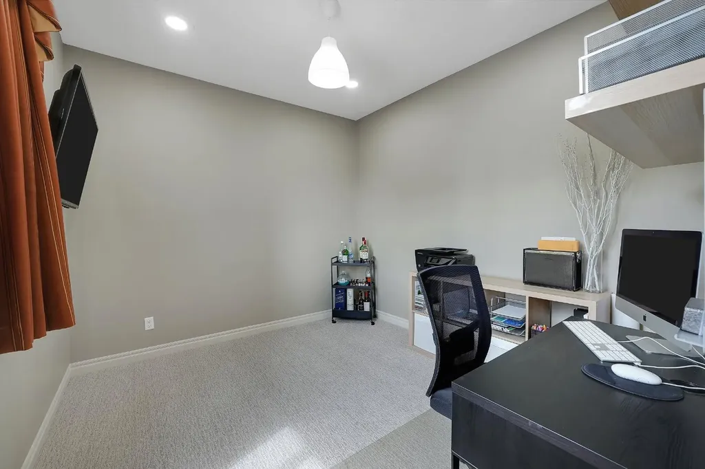 25 Redstone Path NE Calgary AB T3N 0K2