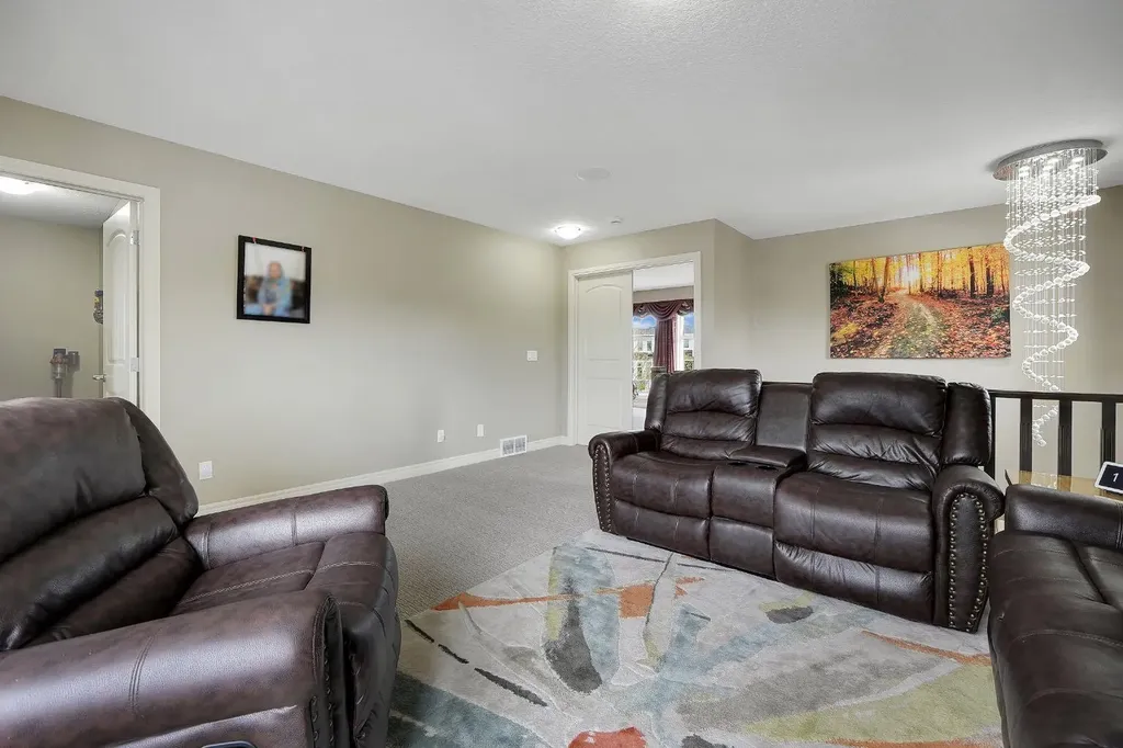 25 Redstone Path NE Calgary AB T3N 0K2