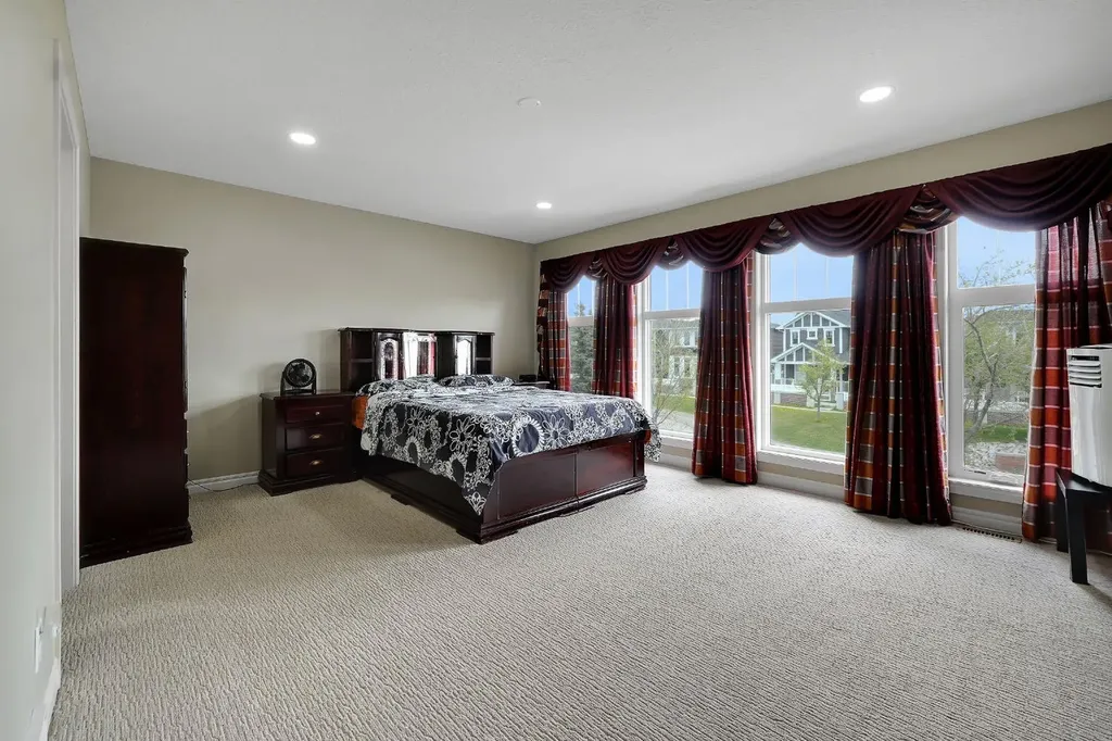 25 Redstone Path NE Calgary AB T3N 0K2