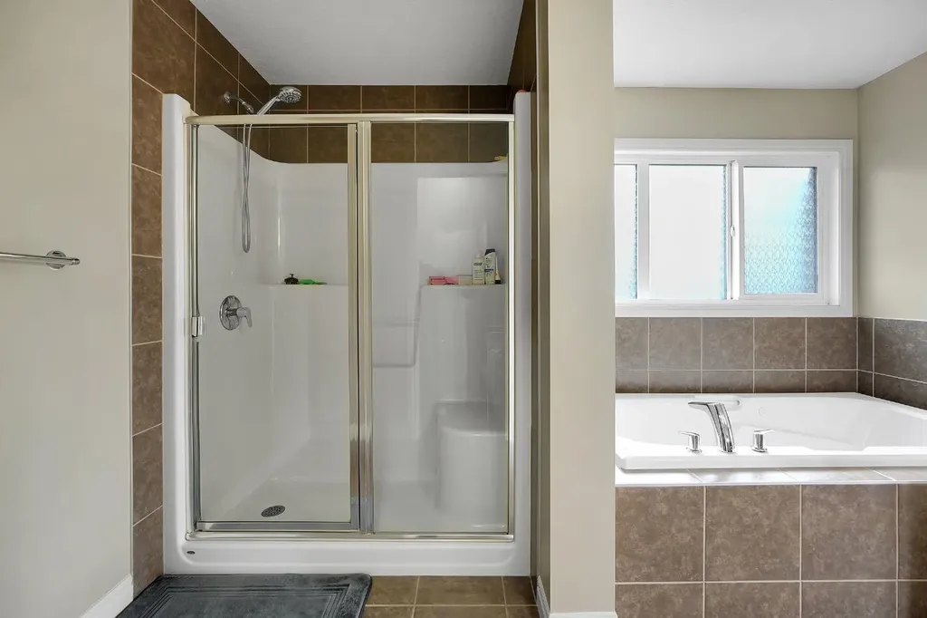 25 Redstone Path NE Calgary AB T3N 0K2