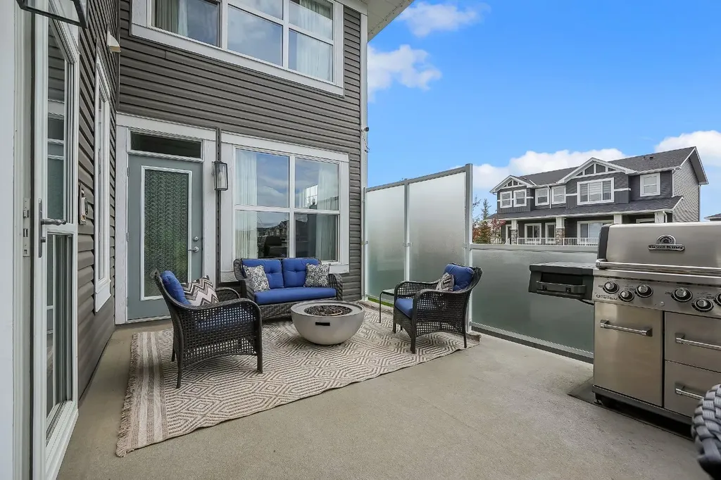 25 Redstone Path NE Calgary AB T3N 0K2