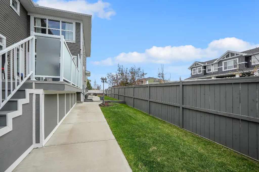 25 Redstone Path NE Calgary AB T3N 0K2