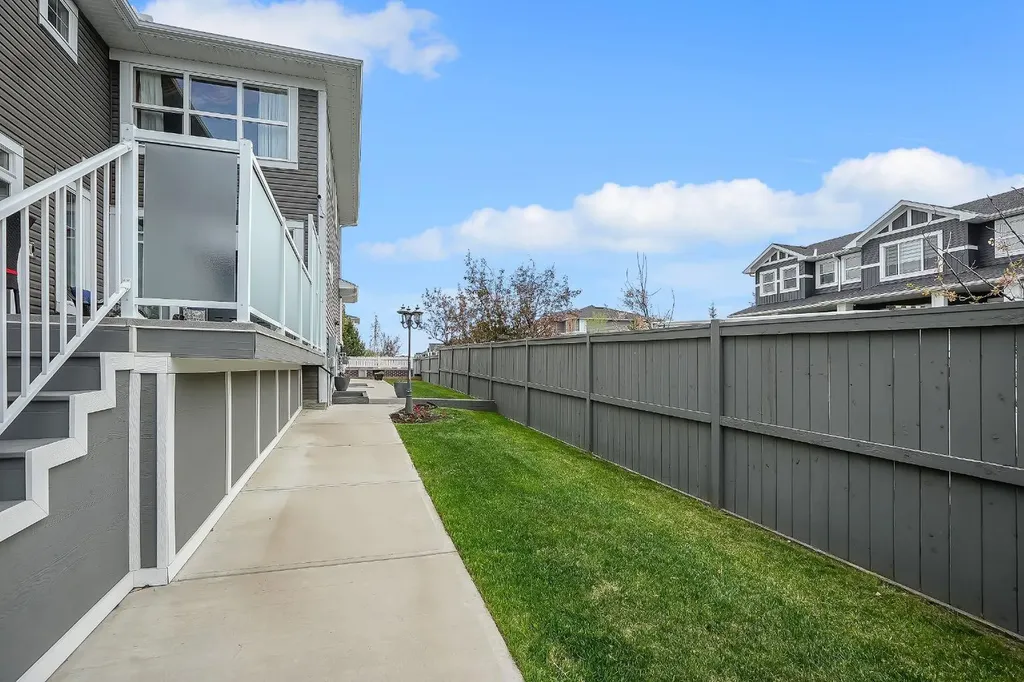 25 Redstone Path NE Calgary AB T3N 0K2