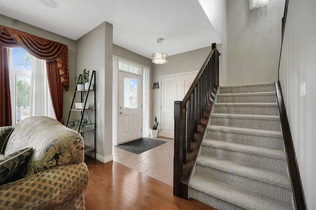 25 Redstone Path NE Calgary AB T3N 0K2