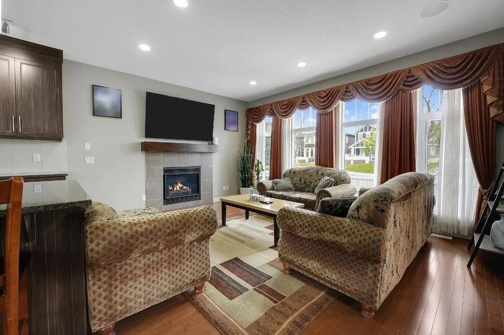 25 Redstone Path NE Calgary AB T3N 0K2