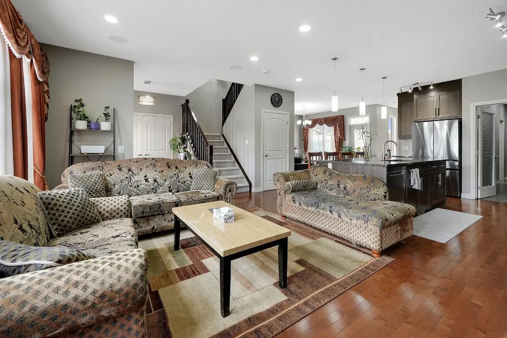 25 Redstone Path NE Calgary AB T3N 0K2