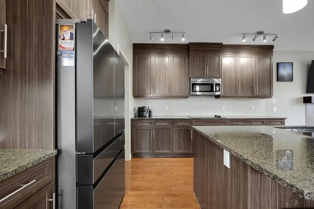 25 Redstone Path NE Calgary AB T3N 0K2