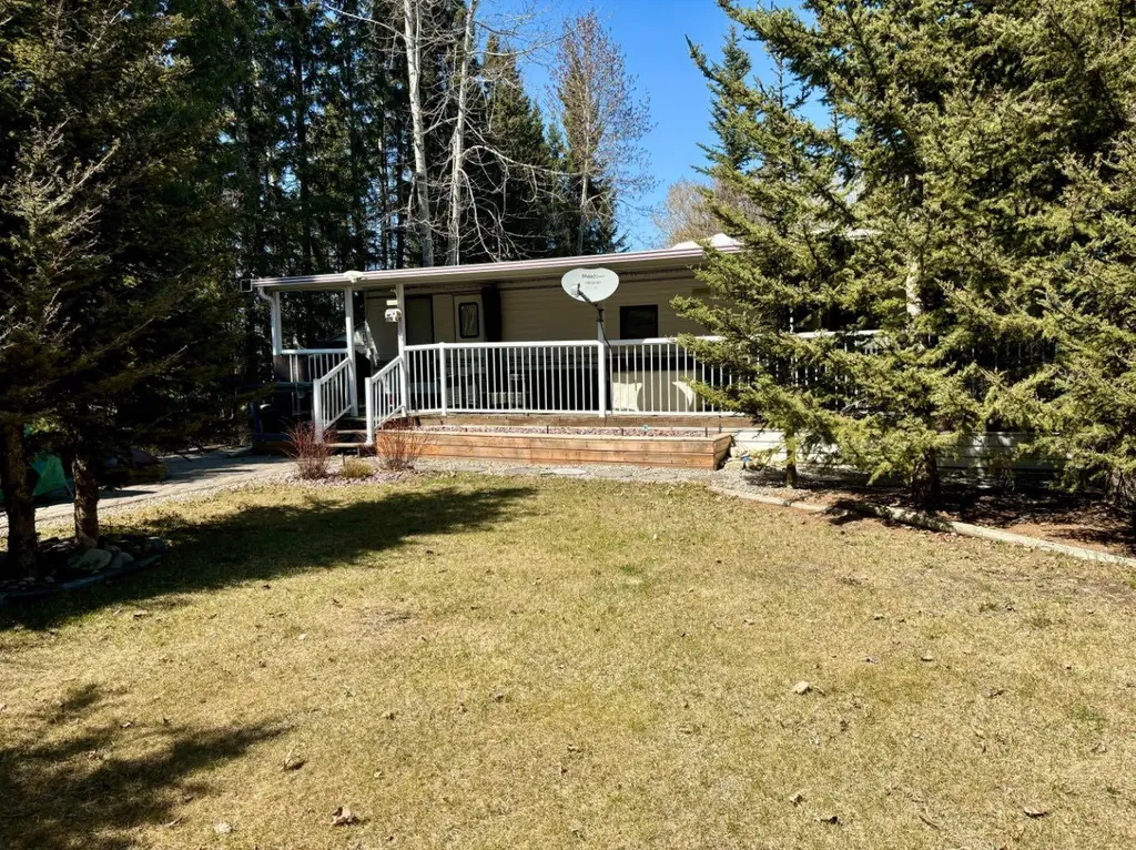 10&11 5230 Highway 27 Sundre AB T0M1X0