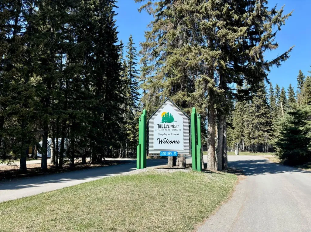 10&11 5230 Highway 27 Sundre AB T0M1X0