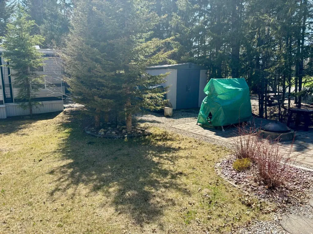 10&11 5230 Highway 27 Sundre AB T0M1X0