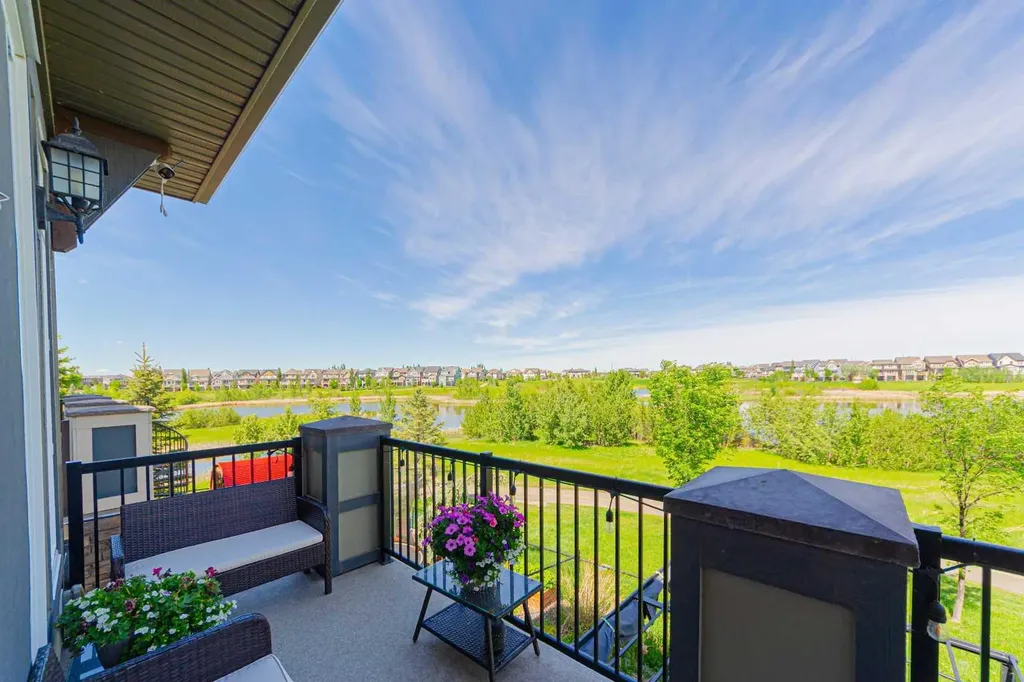148 Marquis View SE Calgary AB T3M 2H4
