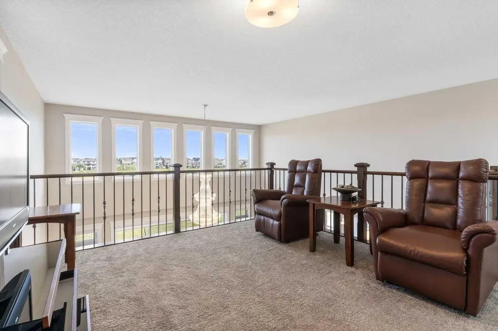 148 Marquis View SE Calgary AB T3M 2H4